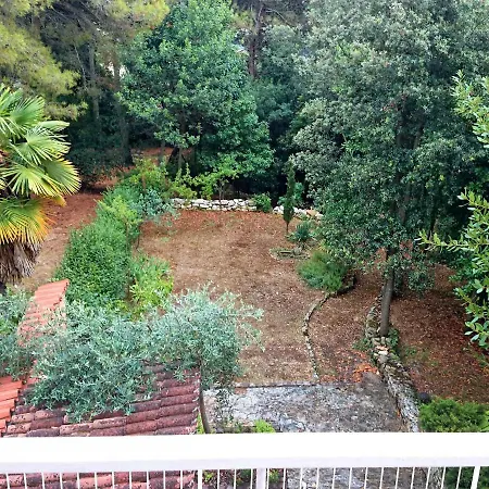 Pineta 아파트 로비니
